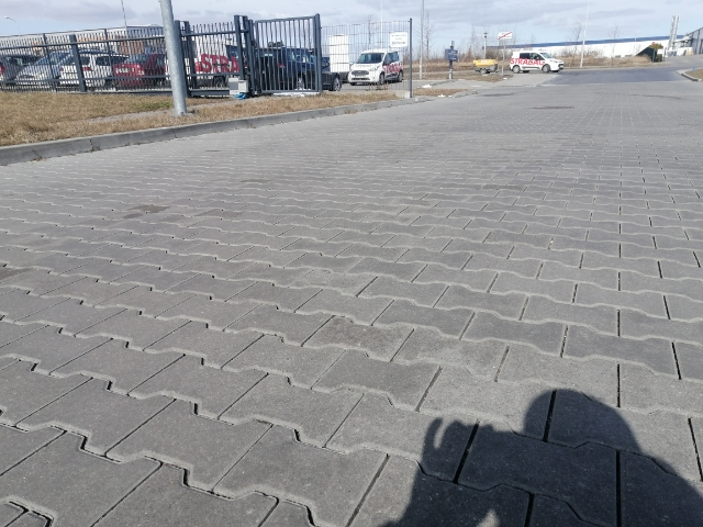 kladzenie kostki brukowej