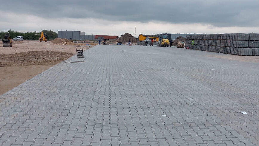 ukladanie kostki brukowej